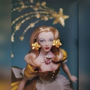 *90s Barrera Gold-Tone Hammered Finish Star Clip Earrings